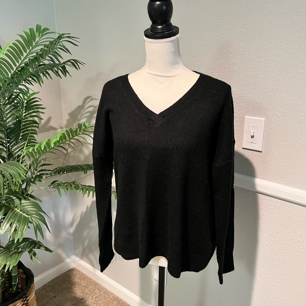 Gap V-Neck Sweater